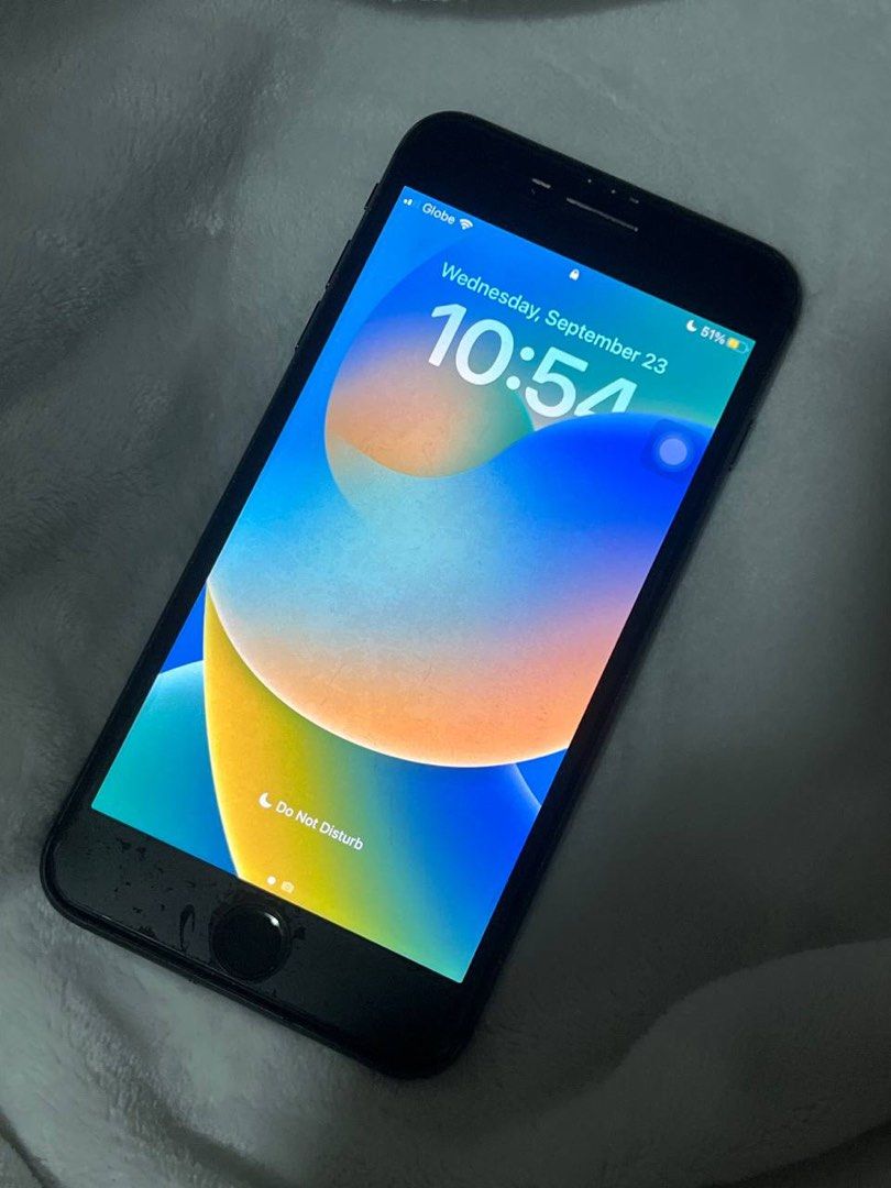 Iphone 8 Plus 256 GB (Category: iPhone 8 Series) located in San Fabian. Submitted by kcmadlad (Listing ID 1463701906, Image 1). Description: Iphone 8 Plus 256 GB Never been replaced (all orig parts) 68% batt health, makunat pa since orig batt Honest issue: May vibrating sound pag cini-click ung home button, hindi rin magalaw ung notif button sa side (taas ng volume buttons) NOT AFFECTED SA PERFORMANCE..