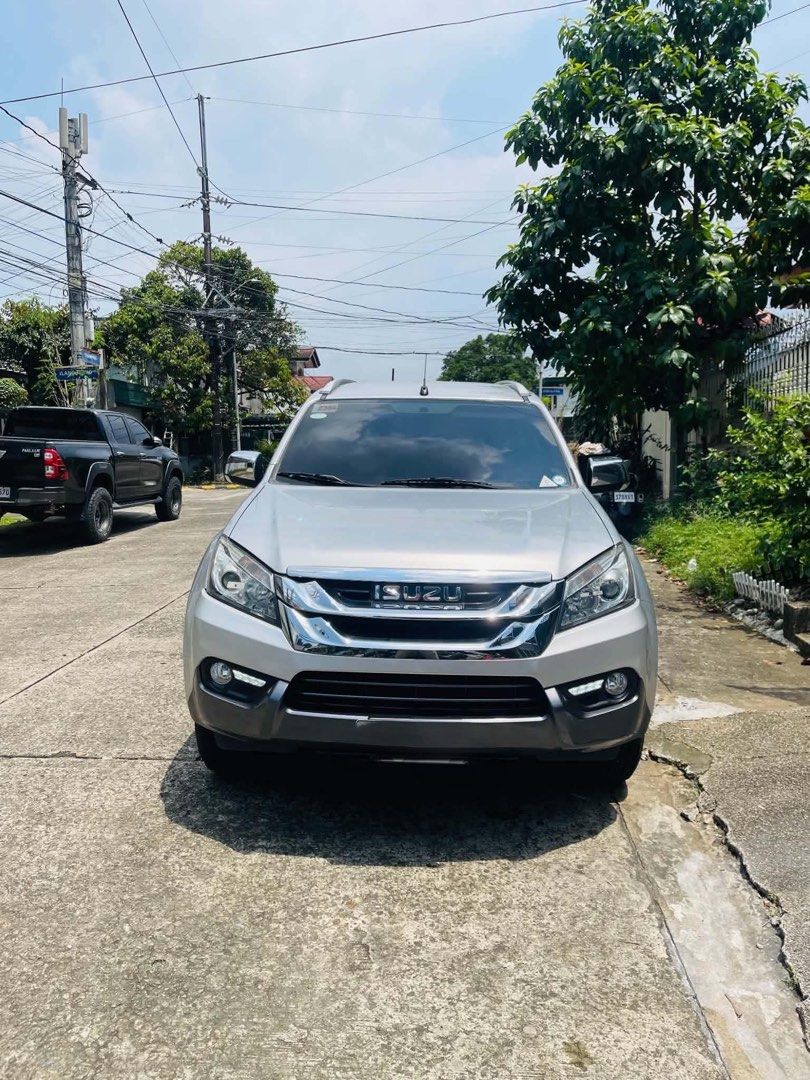 Isuzu Mu-X (Category: Used Cars) located in Quezon City. Submitted by shenicaj (Listing ID 1463591798, Image 3). Description: 100 % not flooded, parked in a covered garage 1st owner, 64,500 mileage. Comfortable for family ride. See to appreciate. .