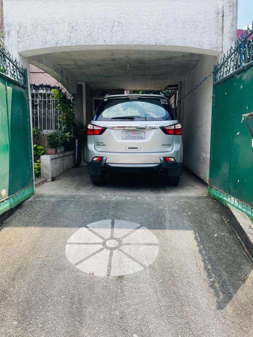 Isuzu Mu-X (Category: Used Cars) located in Quezon City. Submitted by shenicaj (Listing ID 1463591798, Image 2). Description: 100 % not flooded, parked in a covered garage 1st owner, 64,500 mileage. Comfortable for family ride. See to appreciate. .