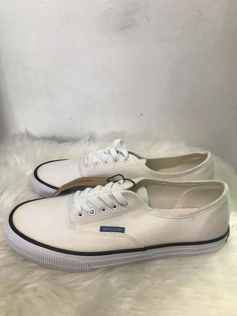 JACK & JONES White Canvas Sneakers (Category: Sneakers) located in Manila. Submitted by vincent.seller (Listing ID 1463616425, Image 2). Description: - Brand: JACK & JONES - Color: Classic White - Material: Canvas - Style: Lace-up sneakers - Condition: Brand new - Includes: Original box and tags - Perfect for: Casual wear, easy to pair with any outfit.