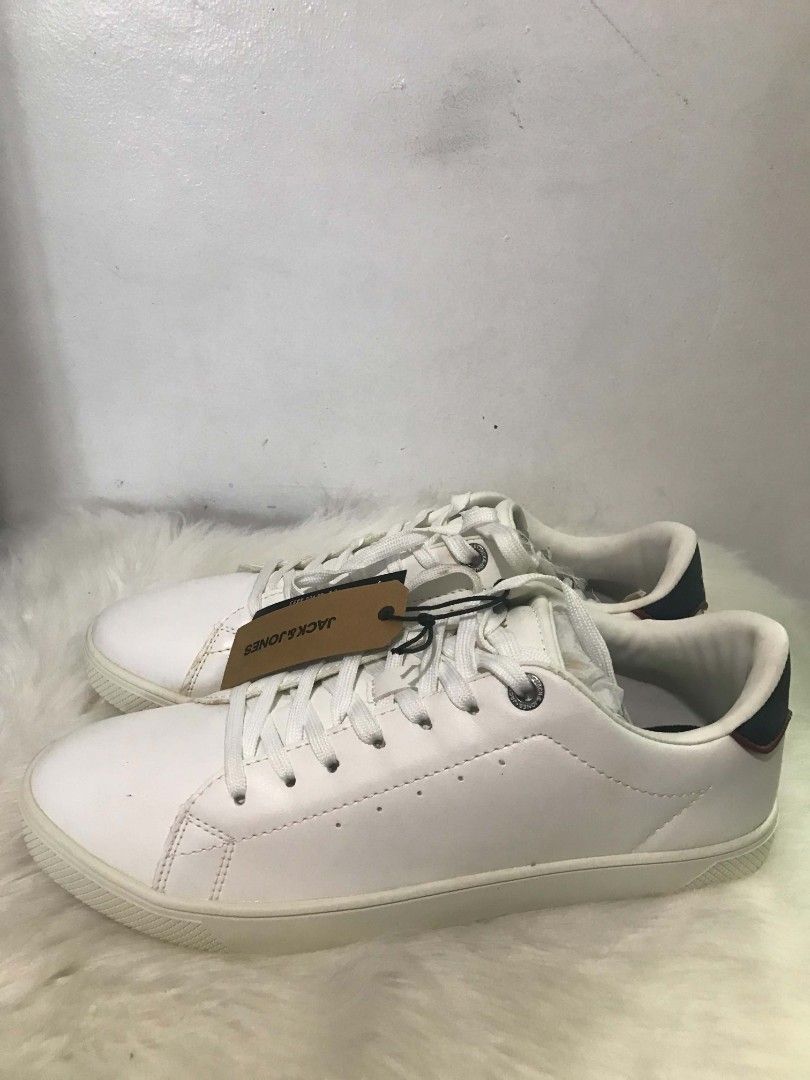 Jack & Jones White Sneakers (Category: Sneakers) located in Manila. Submitted by vincent.seller (Listing ID 1463618902, Image 2). Description: - Classic white Jack & Jones sneakers - Lace-up closure - Simple and clean design - Ideal for everyday wear - Includes original box - Brand new with tags attached.
