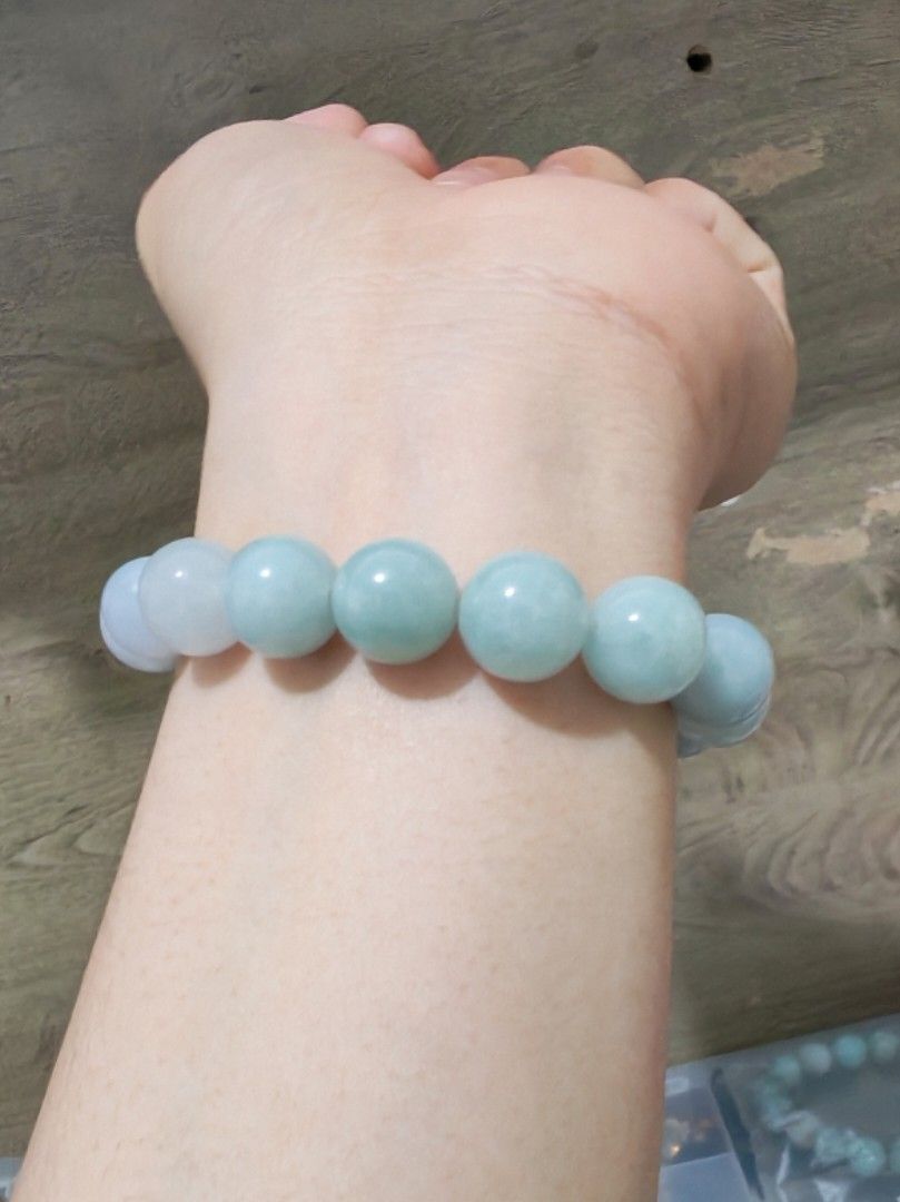 Jadeite bracelet (Category: Bracelets) located in Bacoor. Submitted by jadeitemaster (Listing ID 1463705720, Image 1). Description: 100% A type jadeite With certificate oily, polished well and good quality! Price is already cheap!!.