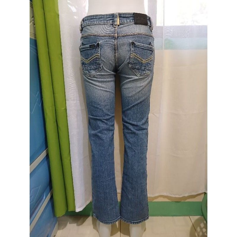 Jag jeans (Category: Jeans) located in Naguilian. Submitted by impulsive.buyer02 (Listing ID 1463658274, Image 2). Description: size 26 & 27 available.