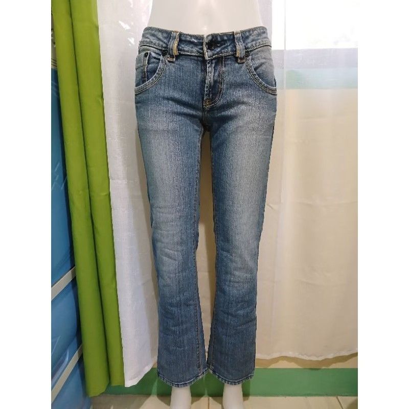Jag jeans (Category: Jeans) located in Naguilian. Submitted by impulsive.buyer02 (Listing ID 1463658274, Image 1). Description: size 26 & 27 available.