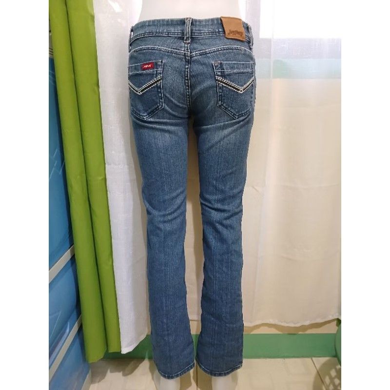 Jag jeans (Category: Jeans) located in Naguilian. Submitted by impulsive.buyer02 (Listing ID 1463658695, Image 2). Description: size 27.
