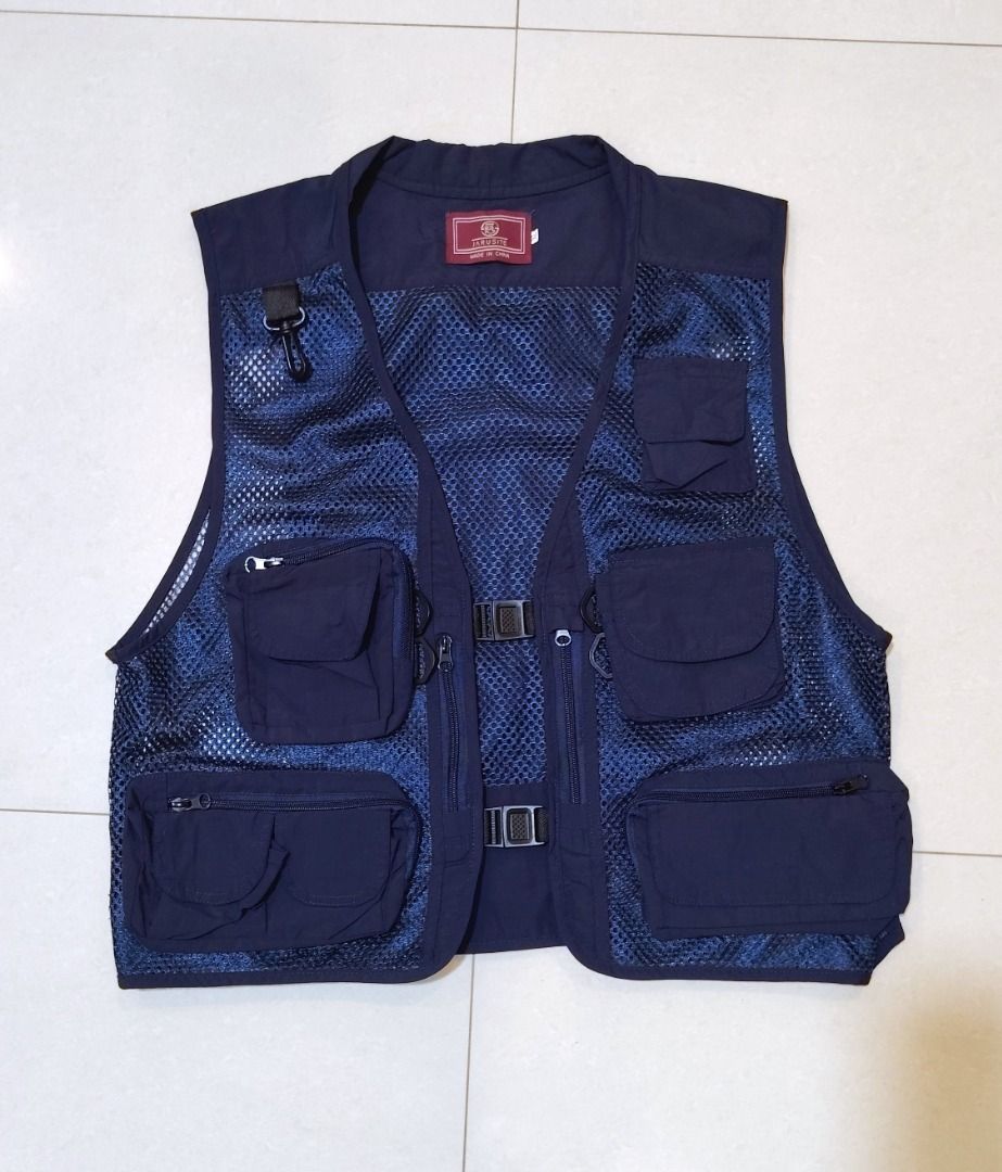 Jarusite Multi-Pocket Utility Vest in Blue (Category: Vests) located in Bacolor. Submitted by thriftyperminute (Listing ID 1463703366, Image 2). Description: -This is a pre-loved or thrifted item so please manage your expectations. -Color may slightly differ due to lighting or with the settings of the device used to view the photos -"Mine" now, pay now policy -Payment through gcash -Sure buyers only, please -No cancellation of orders -No return, 