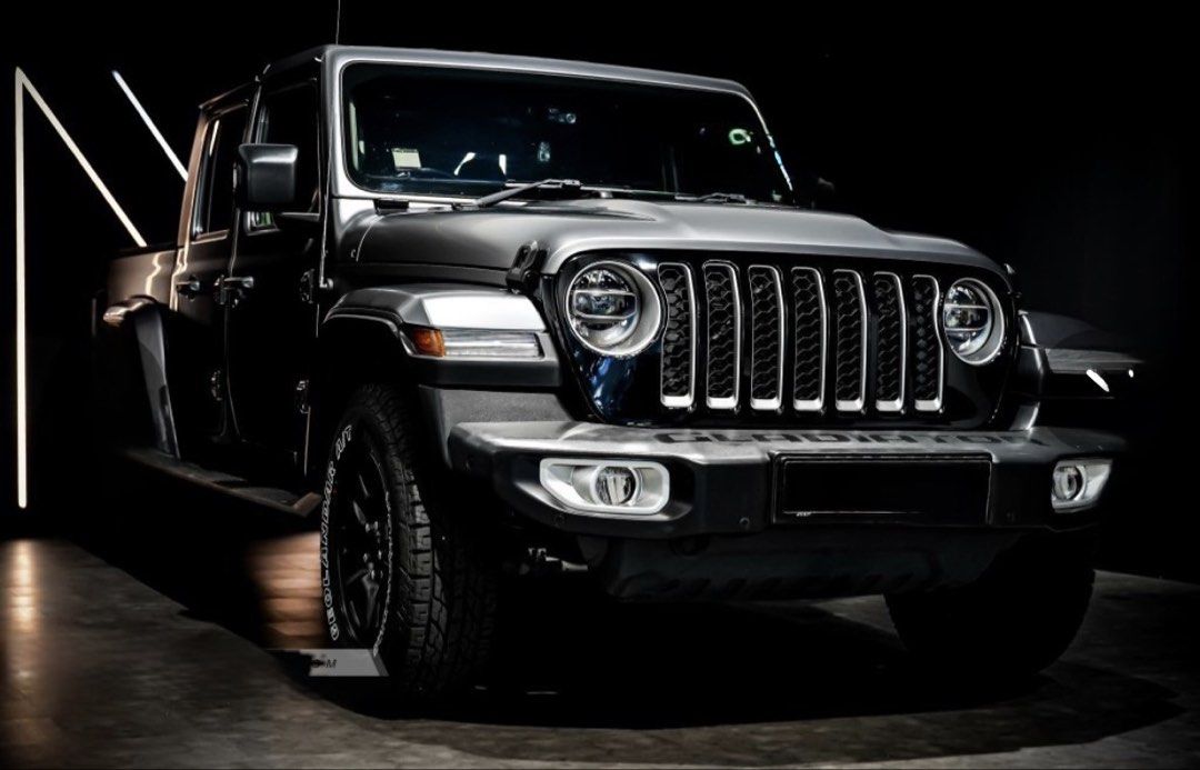 Jeep Gladiator Overland Auto (Category: Used Commercial Vehicles for Sale) located in Singapore. Submitted by lbbgroup (Listing ID 1463689523, Image 1). Description: *No consignment needed* Jeep Gladiator pickup truck. Dark grey exterior premium wrap . Brown leather interior. Spacious cabin with comfortable seating. Local drive with upgraded Falcon SP2.1 suspension. Full servicing done. Fully paid..