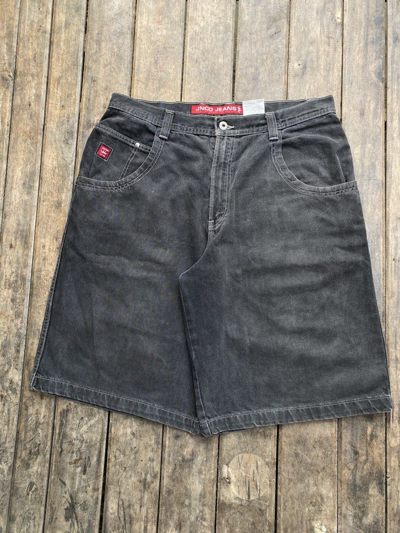 JNCO SNAKE SURF (Category: Shorts) located in Manila. Submitted by bottomswrldwidev2 (Listing ID 1463674790, Image 2). Description: 📍JNCO SNAKE SURF tag 38 Condi: 9.5/10 - scratch, sign of use (not dryrot) .