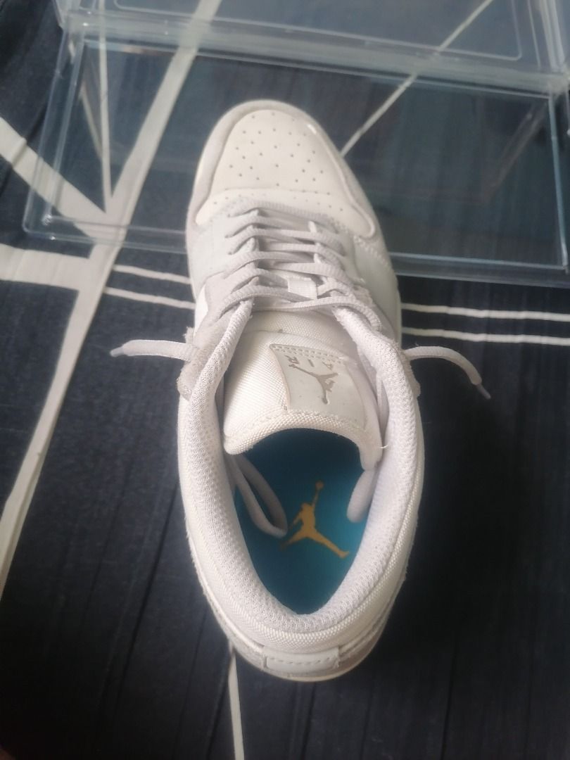 Jordan air (Category: Casual Shoes) located in Caloocan City. Submitted by newfish_945e9e (Listing ID 1463592499, Image 2). Description: .
