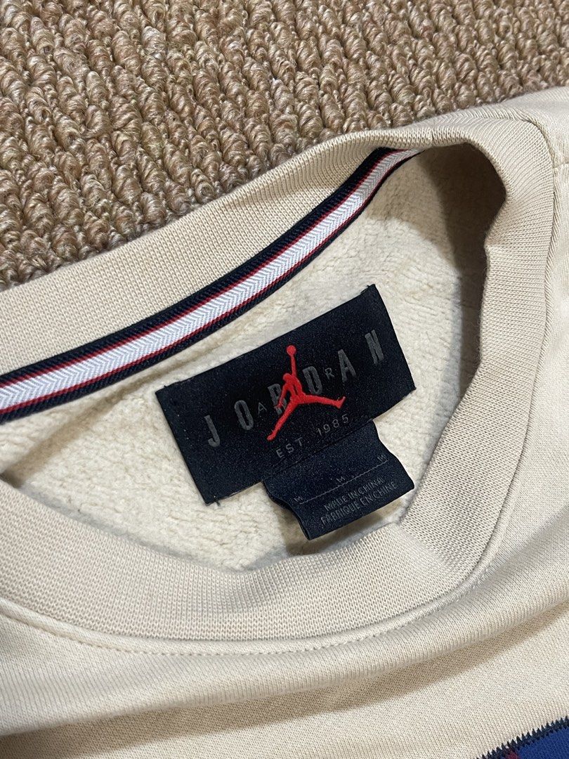 Jordan Cropped Crewneck Sweatshirt (Category: Coats, Jackets and Outerwear) located in Pasig City. Submitted by miafml-closet-cleanout (Listing ID 1463657846, Image 3). Description: - the light pink stain can be removed after wash - cropped, boxy fit posted price is fixed! will not respond to hagglers. get a discount when you get 5+ items! 💵 mop: gcash / bdo / maribank / unionbank 🛵 courier: any. this is arranged & paid by the buyer. all items 
