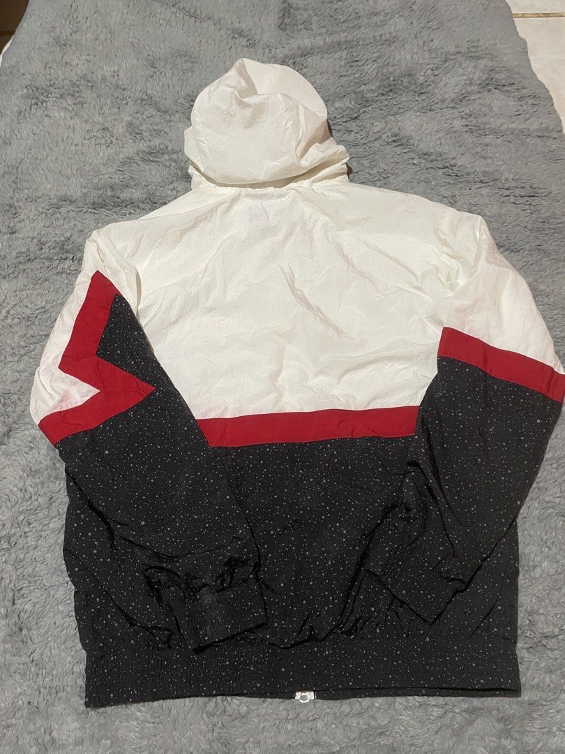 jordan diamond (Category: Coats, Jackets and Outerwear) located in Iligan City. Submitted by yolkfinds (Listing ID 1463734710, Image 3). Description: 24 width 28 length check pictures for details.