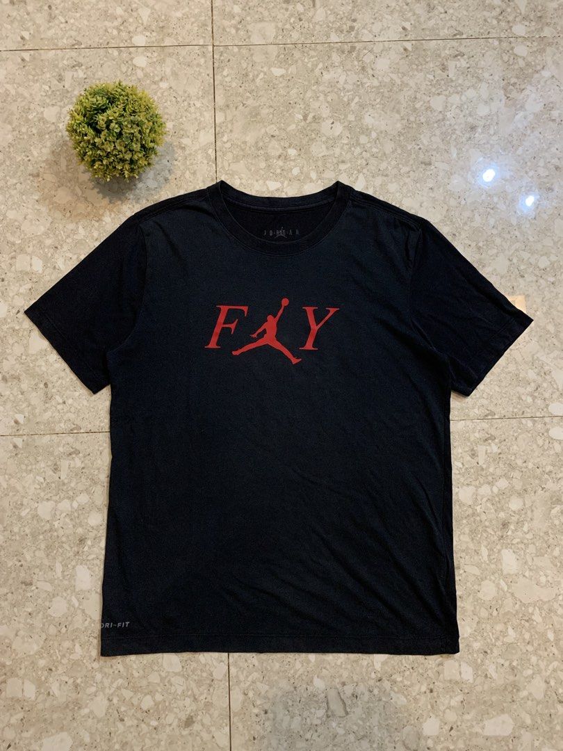 Jordan Fly No issue excellent condition (Category: Tshirts & Polo Shirts ) located in Aloran. Submitted by k-thrift (Listing ID 1463674676, Image 1). Description: Jordan Fly. Size-M Dimes: W18 L25.5 Issue-Non Color rate 9/10 Mop: Gcash/cash Shipping method: J&T/Meet up.