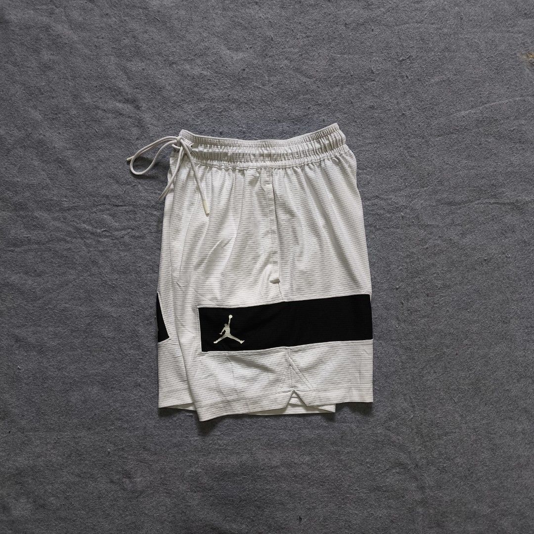 Jordan Mesh Baller Short (Category: Activewear) located in Manila. Submitted by shykes_26 (Listing ID 1463647091, Image 3). Description: Dimensions: Waist: 23-34 Length: 17.1 Hem: 11.5 Issues: None.