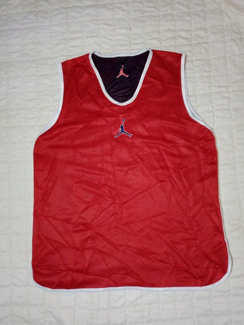 Jordan Reversible Basketball Jersey Red/Black (Category: Activewear) located in Allen. Submitted by milyonaryung_gipit (Listing ID 1463600397, Image 1). Description: - Reversible Jordan basketball jersey - Side 1: Red with Jordan logo - Side 2: Dark blue/black with Jordan logo and number 8 on back - Ideal for playing basketball or casual wear - L to XL fittings .