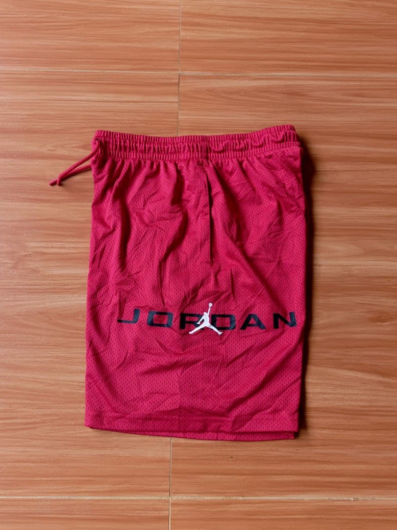 JORDAN SHORT (Category: Shorts) located in Baybay. Submitted by dathrifted (Listing ID 1463579196, Image 2). Description: JORDAN SHORT Waistline- 24-30 Length- 16 (above the knee) EXCELLENT CONDITION PM if Interested📩📩📩.