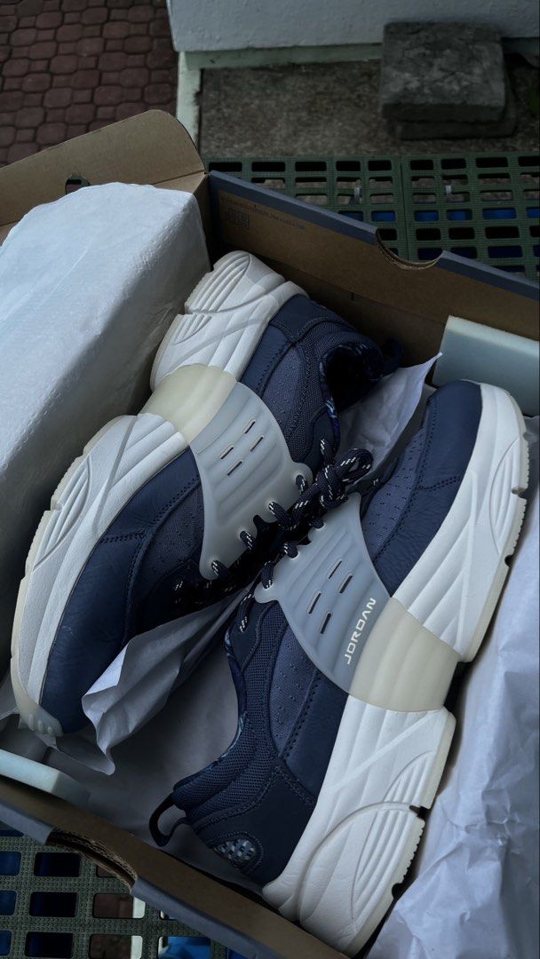 Jordan Trunner O/S (Category: Shoe inserts & accessories) located in Manila. Submitted by ugieverse (Listing ID 1463703050, Image 1). Description: STEAL | FOR SALE Jordan Trunner O/S Size 13 mens Brand-new and Original box and paper inserts P2495 only! (₱6235 srp) Original, 3 times money back if proven fake Location: Ayala Alabang, Muntinlupa Mode of Payment: Gcash/Cash (for Meetups) Pickup | Shipping via: Lalamove | Jrs.