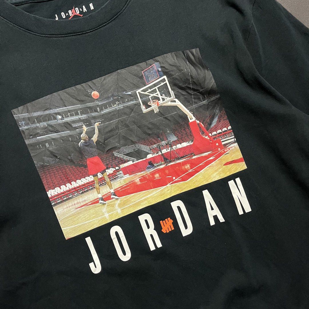 Jordan x Undefeated Free Throw Tee (Category: Tshirts & Polo Shirts ) located in Moncada. Submitted by tishokthrift (Listing ID 1463724442, Image 2). Description: Jordan x Undefeated Free Throw Tee Dimensions( in INCHES) : 22 by 27.