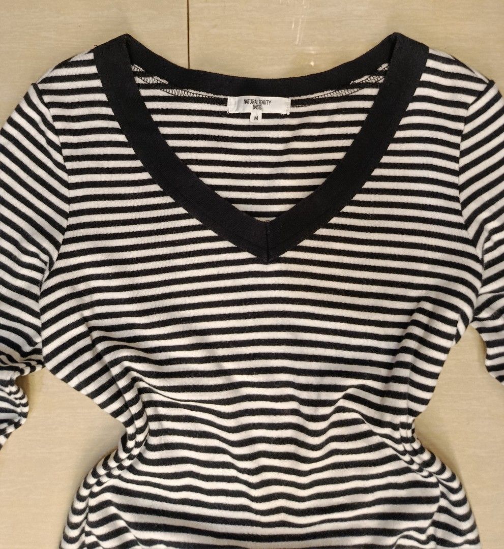Jp Brand Long Sleeve Bundle (Category: Longsleeves) located in Bambang. Submitted by czar_topaz (Listing ID 1463714642, Image 3). Description: V-neck stripe long sleeve size: m on tag Black and White Plaid Baby Doll Style size: m on tag.