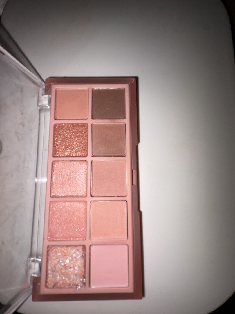 JUDY DOLL AND ROMAND BUNDLE (Category: Makeup) located in Manila. Submitted by noxecretxoxo (Listing ID 1463676934, Image 3). Description: - judy doll face palette in 01 Wave Shadow - romand eyeshadow in rosebud garden Rfs: too many makeup.