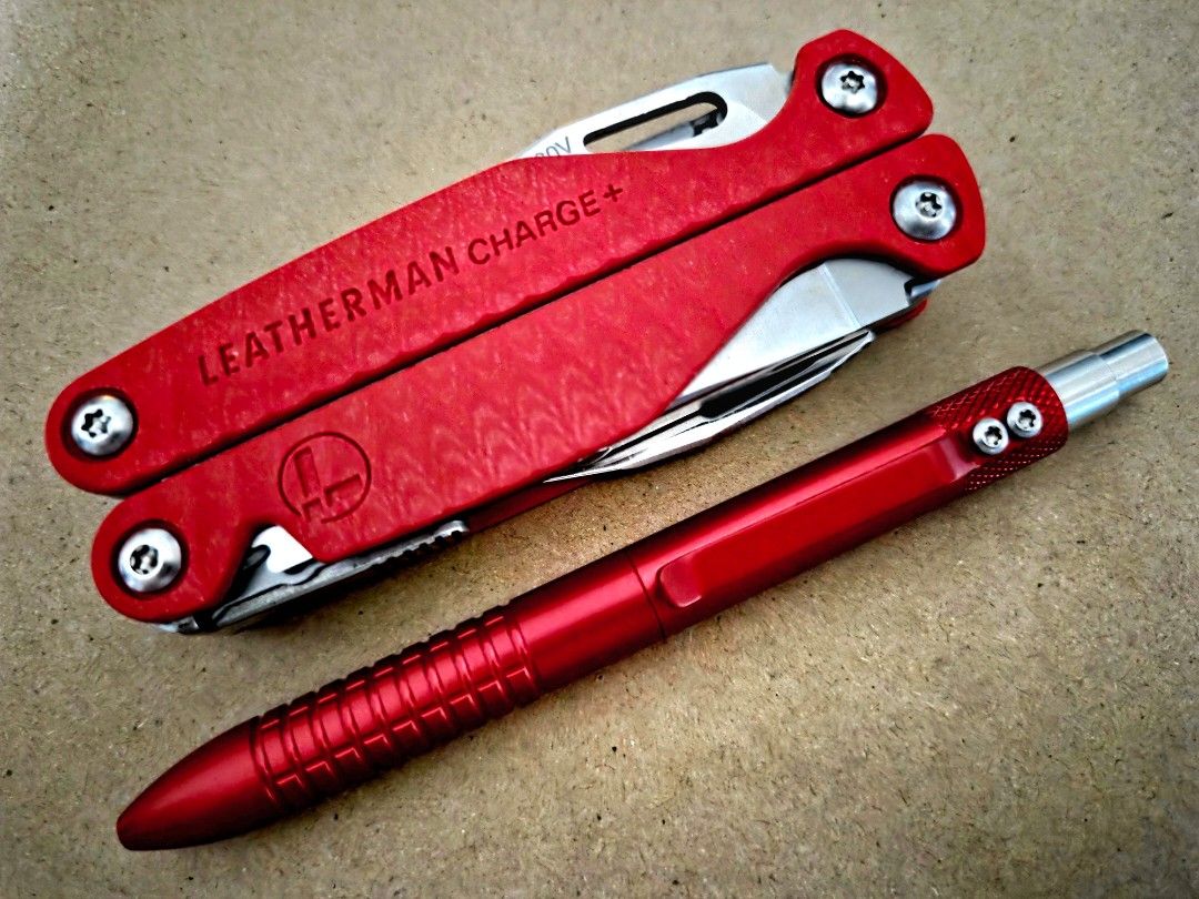 Karas Kustoms EDK V2 Pen (Category: Craft Supplies & Tools) located in Marikina City. Submitted by knifeandtoolphilippines (Listing ID 1462094926, Image 2). Description: Fixed Price No Trades Karas Pen Matte Red Frag EDK V2 Uses Schmidt P8126 refills (Parker refills can be used also) Made in USA 🇺🇸.