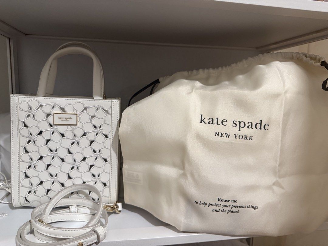 Kate Spade (Category: Luxury Bags & Wallets) located in Las Pinas. Submitted by madyparkkkk (Listing ID 1463635730, Image 2). Description: Used once for an event. Decluttering. No issues. .