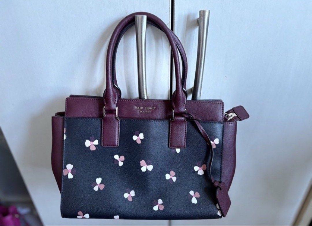 Kate Spade Cameron Dusk Buds ditsy medium (Category: Tote Bags) located in Caloocan City. Submitted by tsukki0440 (Listing ID 1463613824, Image 1). Description: 🌸 Condition: - Pre-loved - Overall in great condition - Functional and presentable * RFS: Decluttering + need funds! * Perfect for everyday use, work, or casual outings. * You can message me for more photos, videos, or inquiries. * SF will be shouldered by the buyer! .