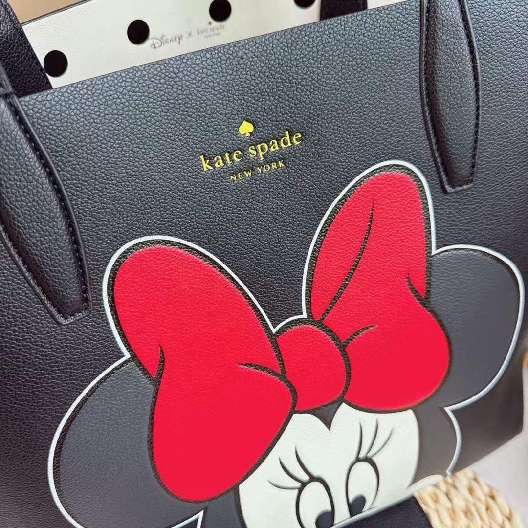 Kate Spade Minnie Mouse Reversible Tote (Category: Shoulder Bags) located in Binan City. Submitted by pinkykeenshop (Listing ID 1463734109, Image 3). Description: .