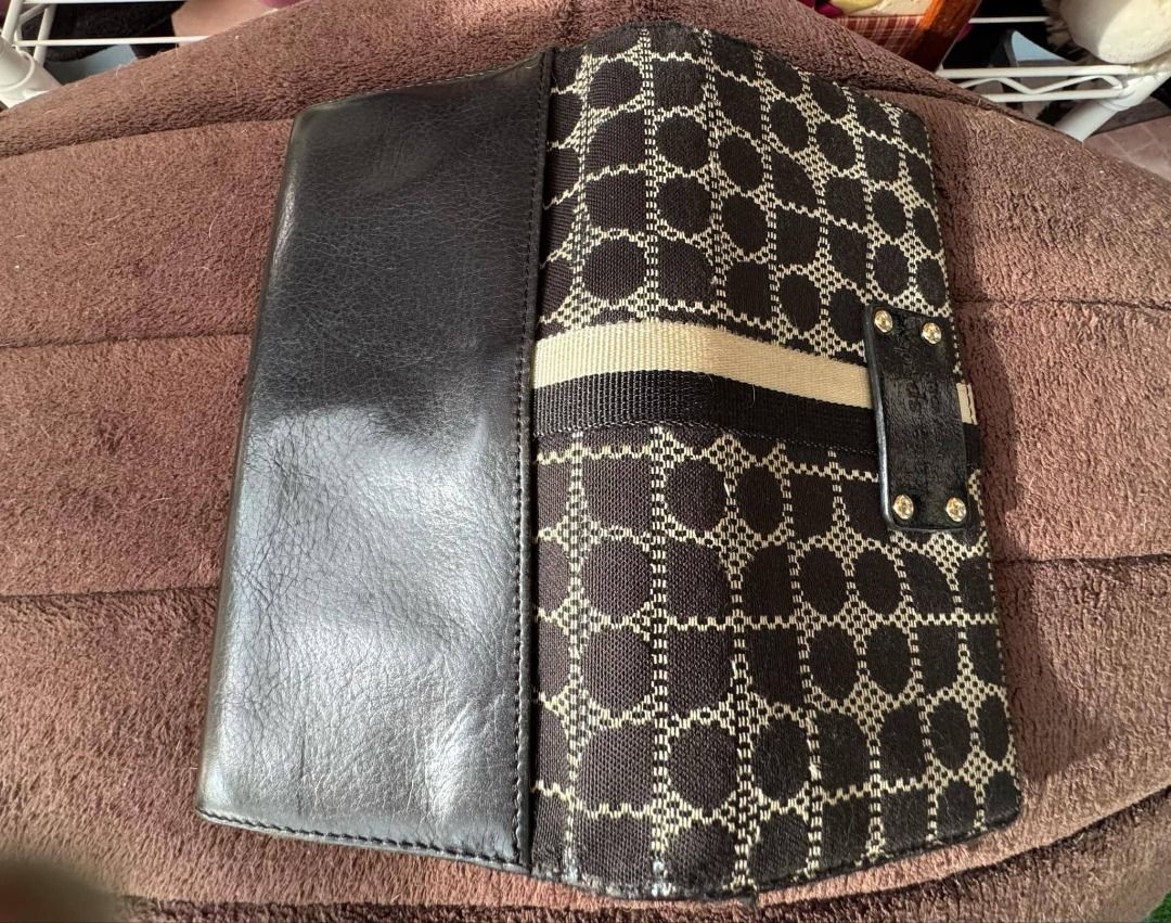 Kate Spade New York Black & Beige Patterned Wallet (Category: Wallets & Card holders) located in Labrador. Submitted by bagwalletaccessoriesfromjapan (Listing ID 1463634535, Image 2). Description: AUTHENTIC KATE SPADE LONG WALLET — CLASSIC SPADE DOT PATTERN ✨ Timeless black & cream signature spade dot design! 🖤🤍 Woven fabric with leather trim — iconic and sophisticated 💅 ✅ 100% Authentic Kate Spade New York ✅ Great condition — 9/10 ✅ Signature