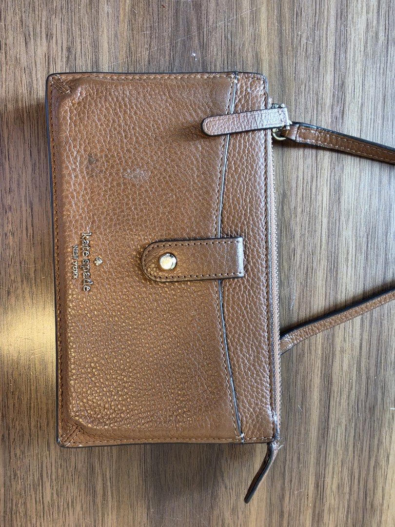 kate spade new york camera bag (Category: Camera Bags & Carriers) located in Pasig City. Submitted by peyuhnis (Listing ID 1463694703, Image 2). Description: .