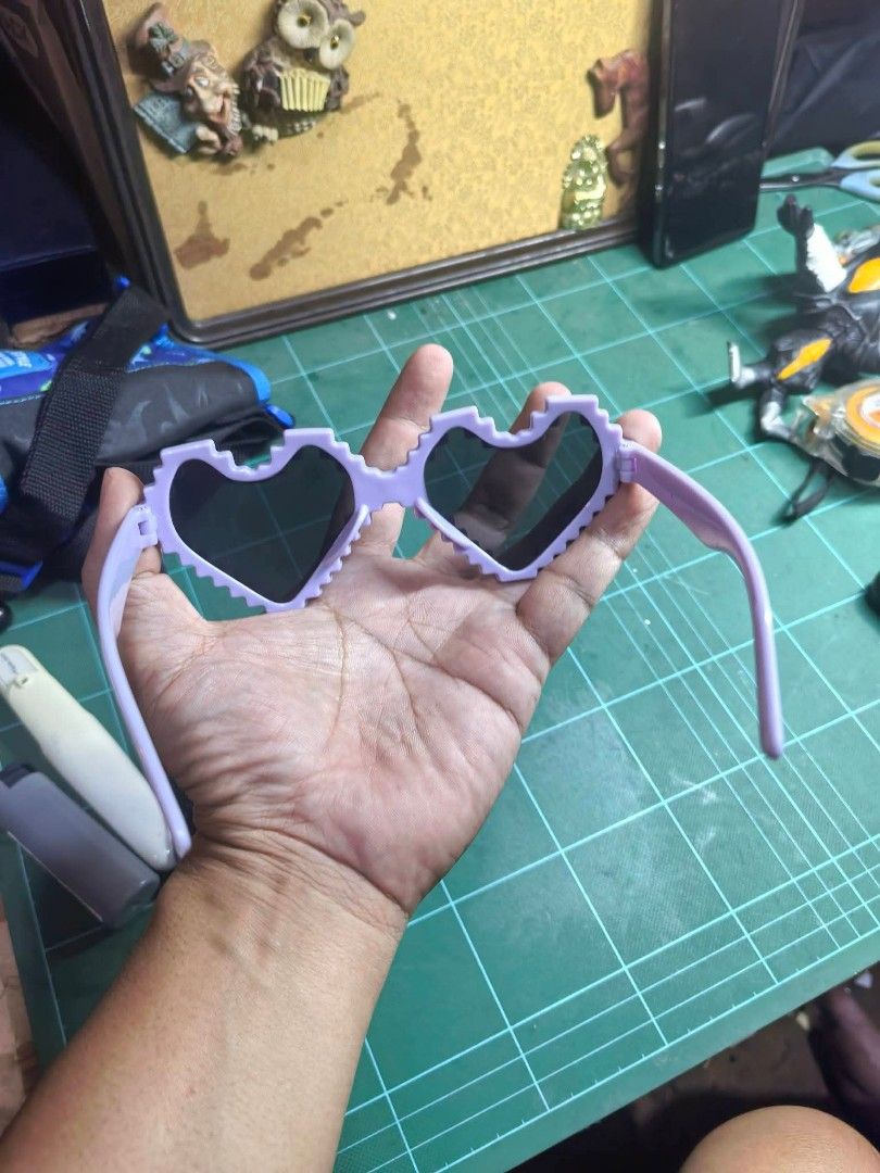 Kid's Fashion Shades (Category: Babies & Kids Fashion) located in Cebu City. Submitted by dudes_villanueva (Listing ID 1463607630, Image 3). Description: Kid's Fashion Shades - Purple Heart 📌 In excellent condition..
