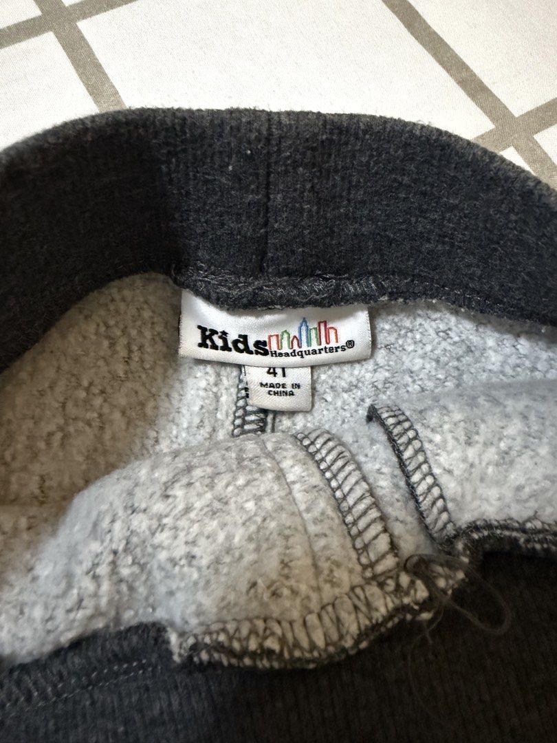 Kids Headquarters Jogger Pants (Category: Babies & Kids Fashion) located in Mexico. Submitted by kjoybernabe (Listing ID 1463590557, Image 3). Description: - 300 for Two pairs - Colors: Navy blue and Grey - Size: 4 - Features: Elastic waistband with drawstring, ribbed cuffs - Ideal for: Everyday wear and playtime - RFS: Outgrown.