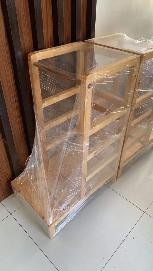 Kids Learning Tower (Category: Other Kids Furniture) located in Quezon City. Submitted by sagesavvychic (Listing ID 1463585601, Image 3). Description: Height adjustable Bought new for Php 2.5K at FB Marketplace (3rd to 5th pics) Actual pics - 1st and 2nd Used with care RFS: Outgrown by my child Shipping care of buyer Thank you! ☺️.