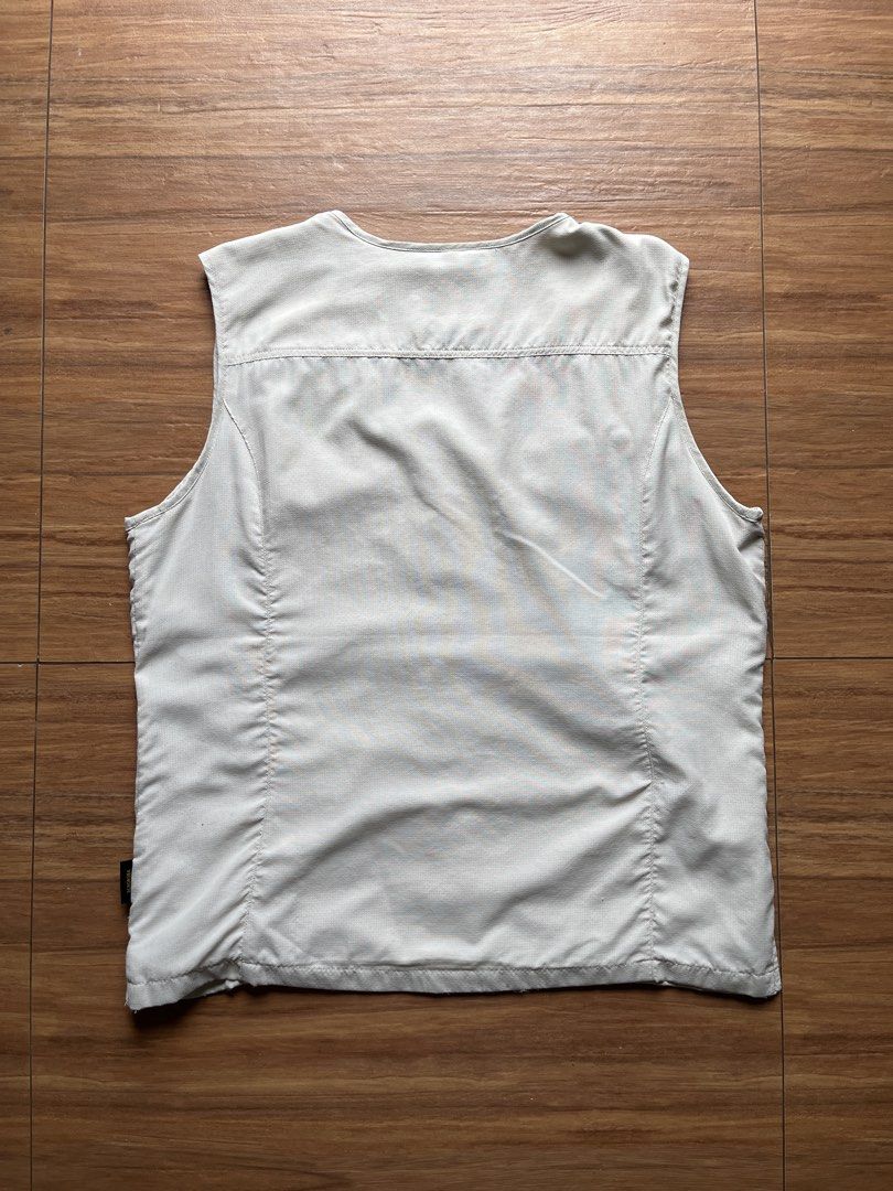 Kilimanjaro Utility Vest (Category: Vests) located in Davao. Submitted by spilled.bins (Listing ID 1463680132, Image 2). Description: Kilimanjaro Utility Vest Width: 20.5in Length: 25in Medium Measurement Lints | Scratch Good Condition Mine: ₱400 . +shipping fee on top . Model Reference: Height: 5’5 feet Weight: 68kg.