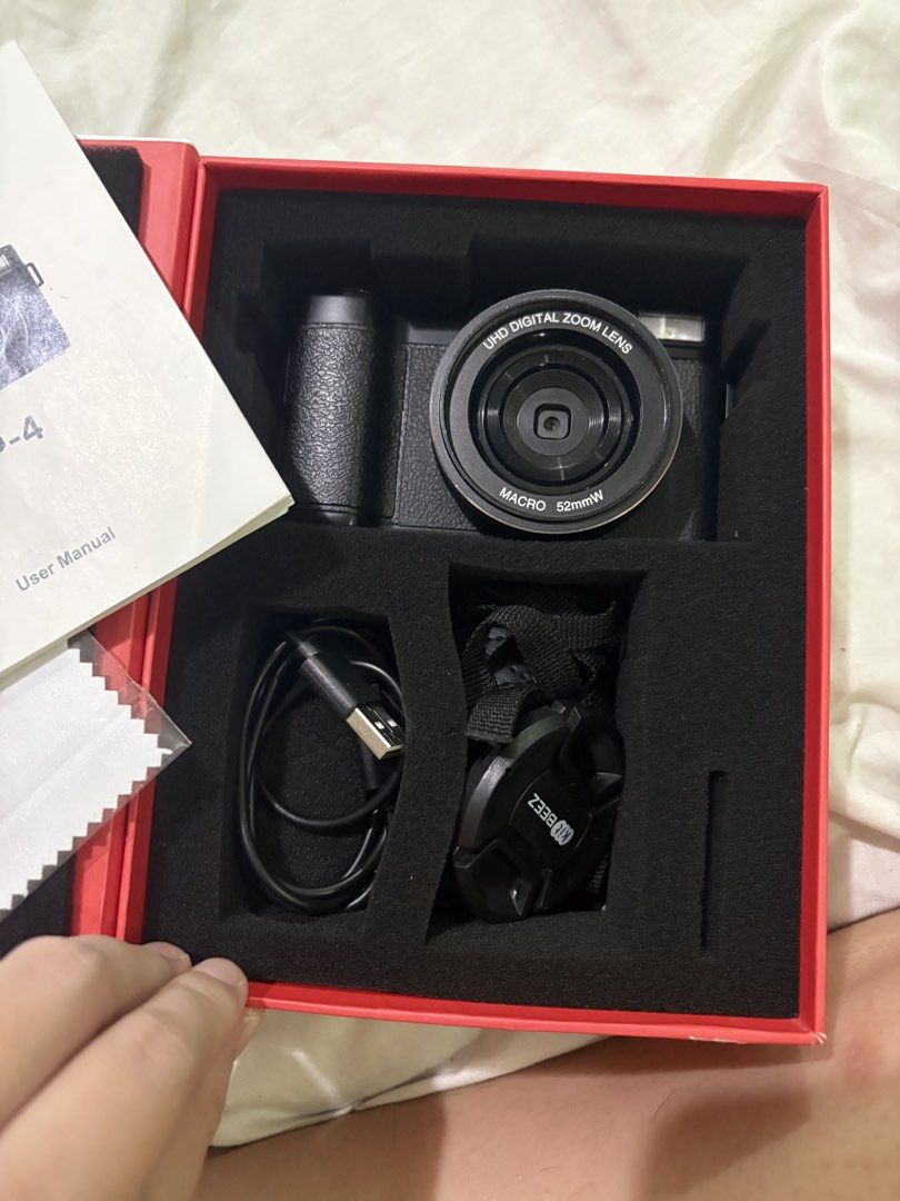 Kit Beez KP-4 Retro 5K UHD Digital Camera (Category: Cameras) located in Pasig City. Submitted by asia26_544 (Listing ID 1463598420, Image 1). Description: - Kit Beez KP-4 Retro Camera - Stunning 5K UHD imaging - 180° flip screen for easy selfies - Classic, stylish film-style body - Intelligent flash for perfect lighting - Compact and portable design - Includes a 32GB memory card - Your new bestie for capturing moments! Nabili namin nung december