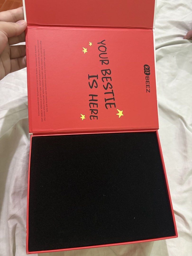 Kit Beez KP-4 Retro 5K UHD Digital Camera (Category: Cameras) located in Pasig City. Submitted by asia26_544 (Listing ID 1463598420, Image 3). Description: - Kit Beez KP-4 Retro Camera - Stunning 5K UHD imaging - 180° flip screen for easy selfies - Classic, stylish film-style body - Intelligent flash for perfect lighting - Compact and portable design - Includes a 32GB memory card - Your new bestie for capturing moments! Nabili namin nung december