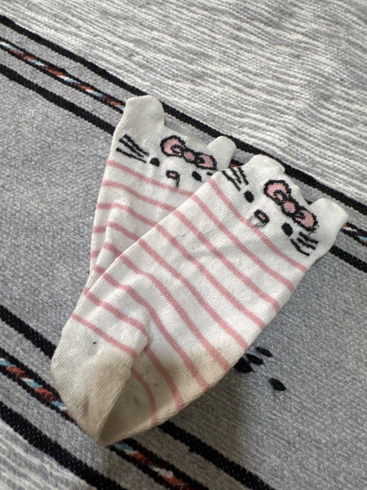 Kitty socks (Category: Activewear) located in Kuala Lumpur. Submitted by aphrodite_athena (Listing ID 1463628556, Image 1). Description: .