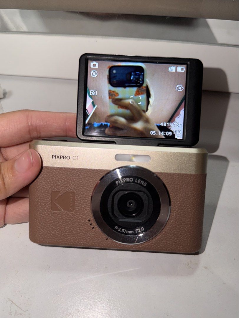 Kodak PIXPRO C1 (Category: Cameras) located in Manila. Submitted by ckai01 (Listing ID 1463657819, Image 2). Description: includes: - Original charger -32gb sd card (only 32gb below works for the camera) - no box.
