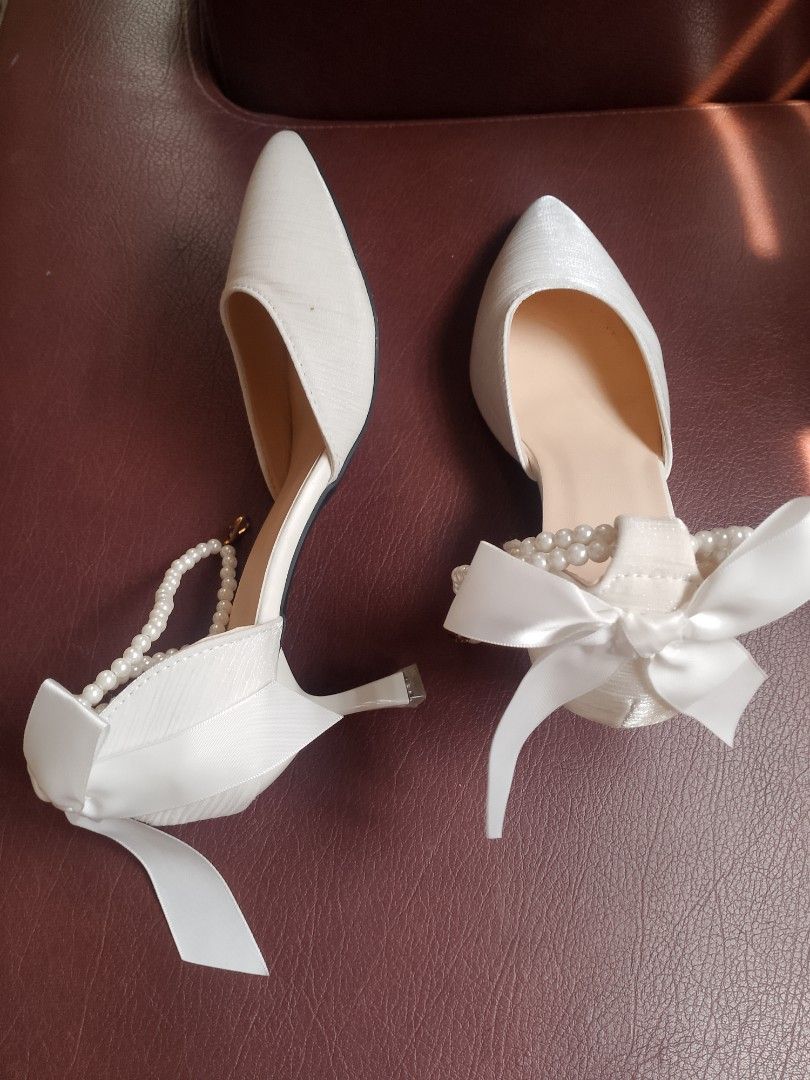 Korean Fashion Elegant Heels (Category: Heels) located in San Fernando. Submitted by araceyah (Listing ID 1463578913, Image 2). Description: Only used once during my prenup photoshoot.