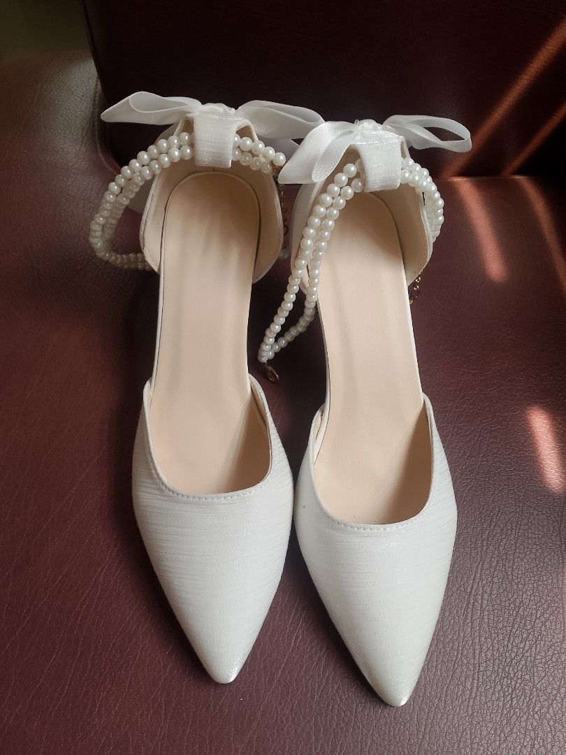 Korean Fashion Elegant Heels (Category: Heels) located in San Fernando. Submitted by araceyah (Listing ID 1463578913, Image 1). Description: Only used once during my prenup photoshoot.