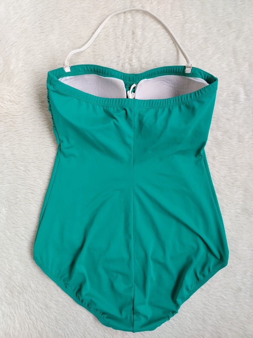 (L) Jantzen One Piece Swimsuit (Category: Bikinis & Swimsuits) located in Paranaque City. Submitted by closetbykimkirsten (Listing ID 1463643798, Image 2). Description: 🎀Like New🎀 ✨Brand: JANTZEN ⚡Built in pad 🪷Size: Large 💸Price: P250 (Non Negotiable) ♦️All Items are PRELOVED in good condition. ♦️Please do manage your expectations. ♦️WASH before USE ♦️BUY at your own RISK 🔥NO RETURN NO EXCHANGE POLICY🔥 ⛔BOGUS BUYER/JOY RESERVER will be pos