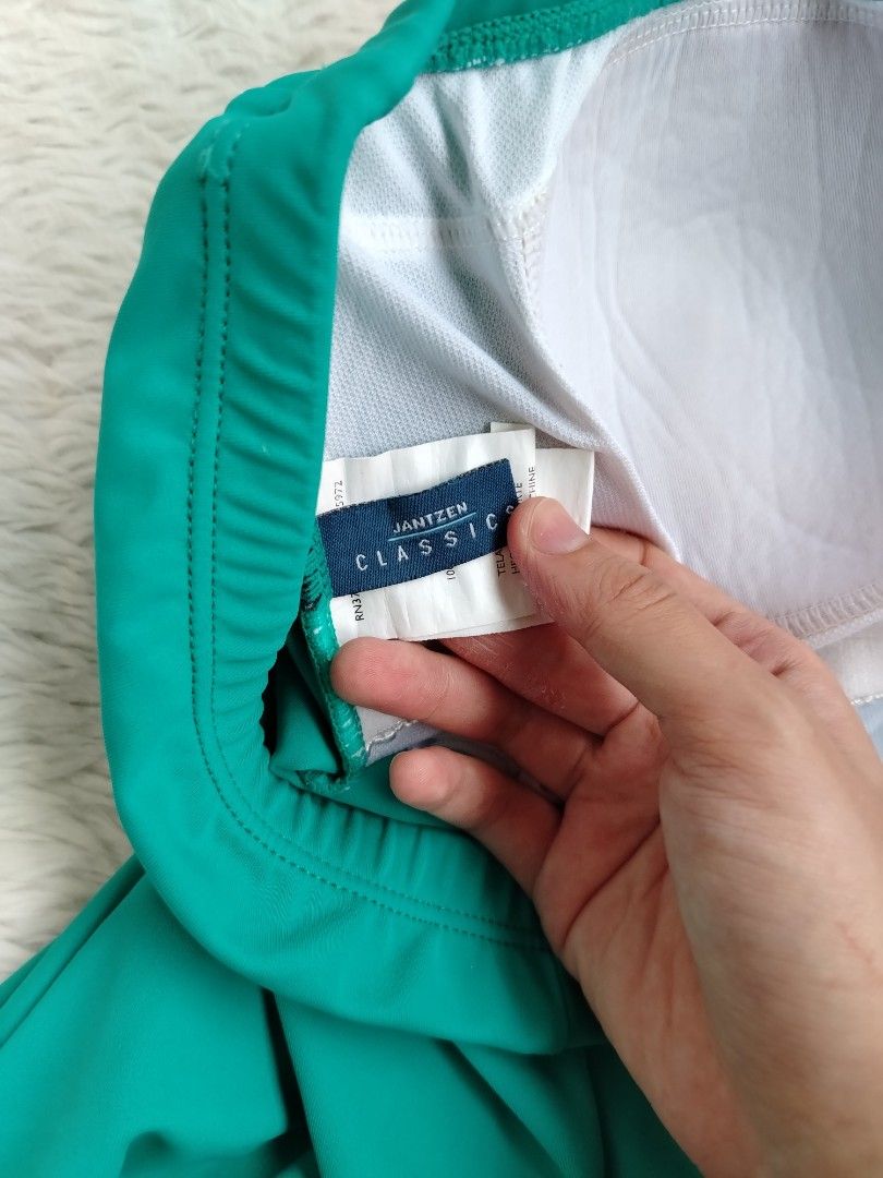(L) Jantzen One Piece Swimsuit (Category: Bikinis & Swimsuits) located in Paranaque City. Submitted by closetbykimkirsten (Listing ID 1463643798, Image 3). Description: 🎀Like New🎀 ✨Brand: JANTZEN ⚡Built in pad 🪷Size: Large 💸Price: P250 (Non Negotiable) ♦️All Items are PRELOVED in good condition. ♦️Please do manage your expectations. ♦️WASH before USE ♦️BUY at your own RISK 🔥NO RETURN NO EXCHANGE POLICY🔥 ⛔BOGUS BUYER/JOY RESERVER will be pos