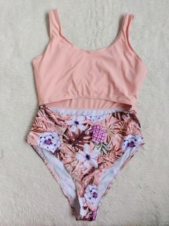 (Category: ) located in . Submitted by closetbykimkirsten (Listing ID 1463641893, Image 1). Description: .