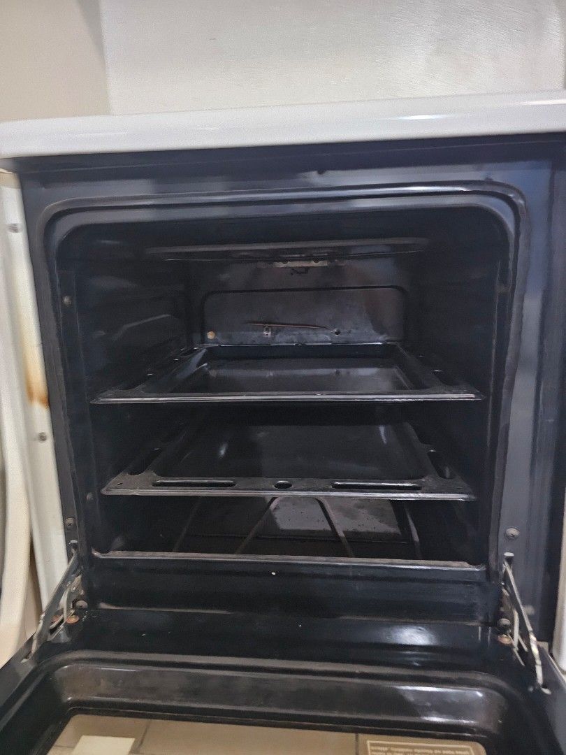La Germania SL155 40 /SL155 40WT (Category: Ovens & Toasters) located in Quezon City. Submitted by mnderika (Listing ID 1463701610, Image 2). Description: Used, in working condition. With signs of use/cosmetic wear. RFS: No longer in use. Buyer may test upon pickup. Buyer shoulders delivery/pickup..