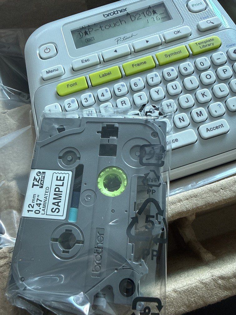 Label printer (Category: Art & Prints) located in Singapore. Submitted by oldman74 (Listing ID 1435803069, Image 3). Description: Brand new Brother Brand label maker (D210) , with 01 sample tape. Self collect at AMk .