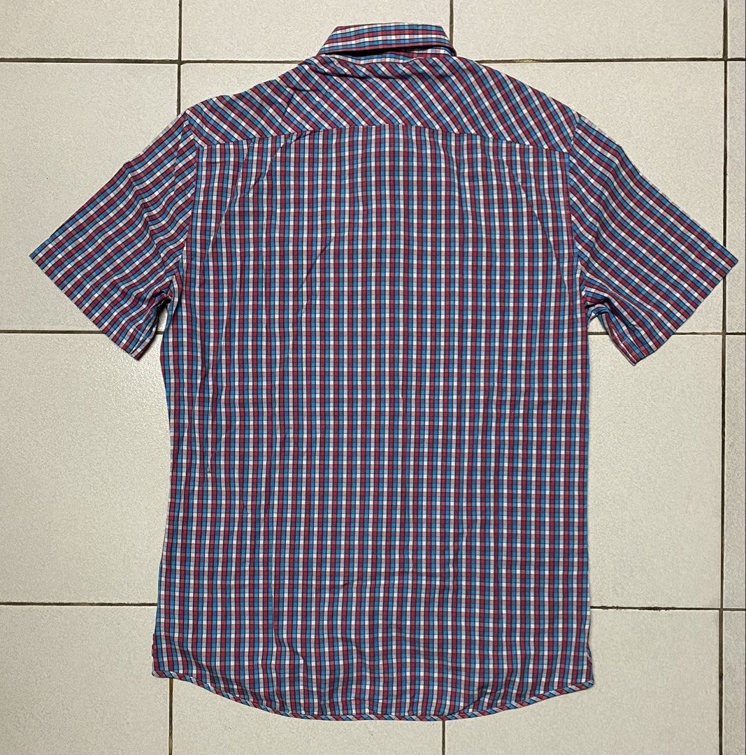 Lacoste Live Polo (Category: Formal Shirts) located in Mandaue City. Submitted by MJ_80 (Listing ID 1463604772, Image 2). Description: Lacoste Live Button Down Polo Size 39 on tag Dimes: 19 X 28.5 See photos for measurements Color rate & Condition: 9.9/10 Price: 1,450 .
