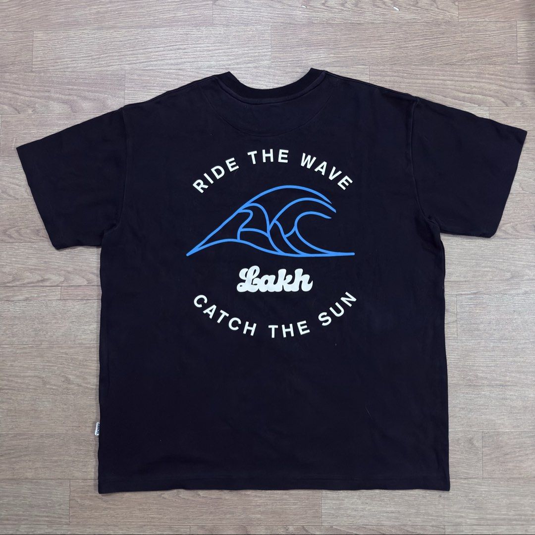 Lakh “ride the wave” pocket tee (Category: Tshirts & Polo Shirts ) located in Imus. Submitted by casterhitz (Listing ID 1463562634, Image 2). Description: Large 24x29 No issue Excellent condition .