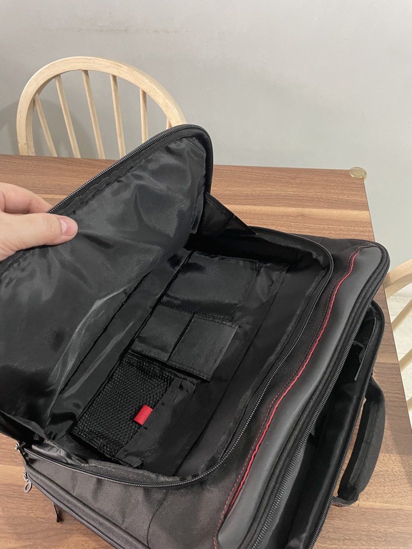 Laptop & documents bag (Category: Laptop Bags & Sleeves) located in Valenzuela. Submitted by 4kshoppe (Listing ID 1463620871, Image 3). Description: Heavy duty W/strap and lots of compartment NO Issue Good as new Padala lng from a relative from USA .