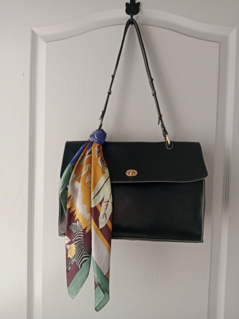 LARGE BAGS (Category: Tote Bags) located in Manila. Submitted by mamapards17 (Listing ID 1463585442, Image 2). Description: .