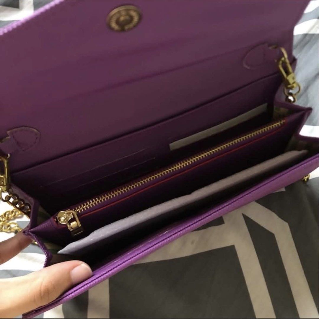 L@coste Sling Bag (Category: Cross-body Bags) located in Naga. Submitted by yzzzh (Listing ID 1463648441, Image 2). Description: not sure of authenticity with box and sling.