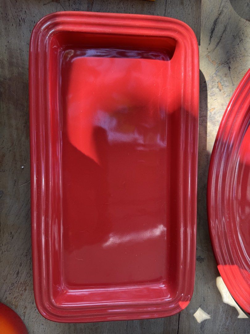 Le Creuset Red Rectangular Baking Dish (Category: Bakeware) located in Naga. Submitted by ehloysah (Listing ID 1463590180, Image 1). Description: - Le Creuset Rectangular Baking Dish - Vibrant Bright Red color - Perfect for baking and serving - Approximate dimensions: 12 inches long x 6 inches wide - Oven safe - Dishwasher safe.